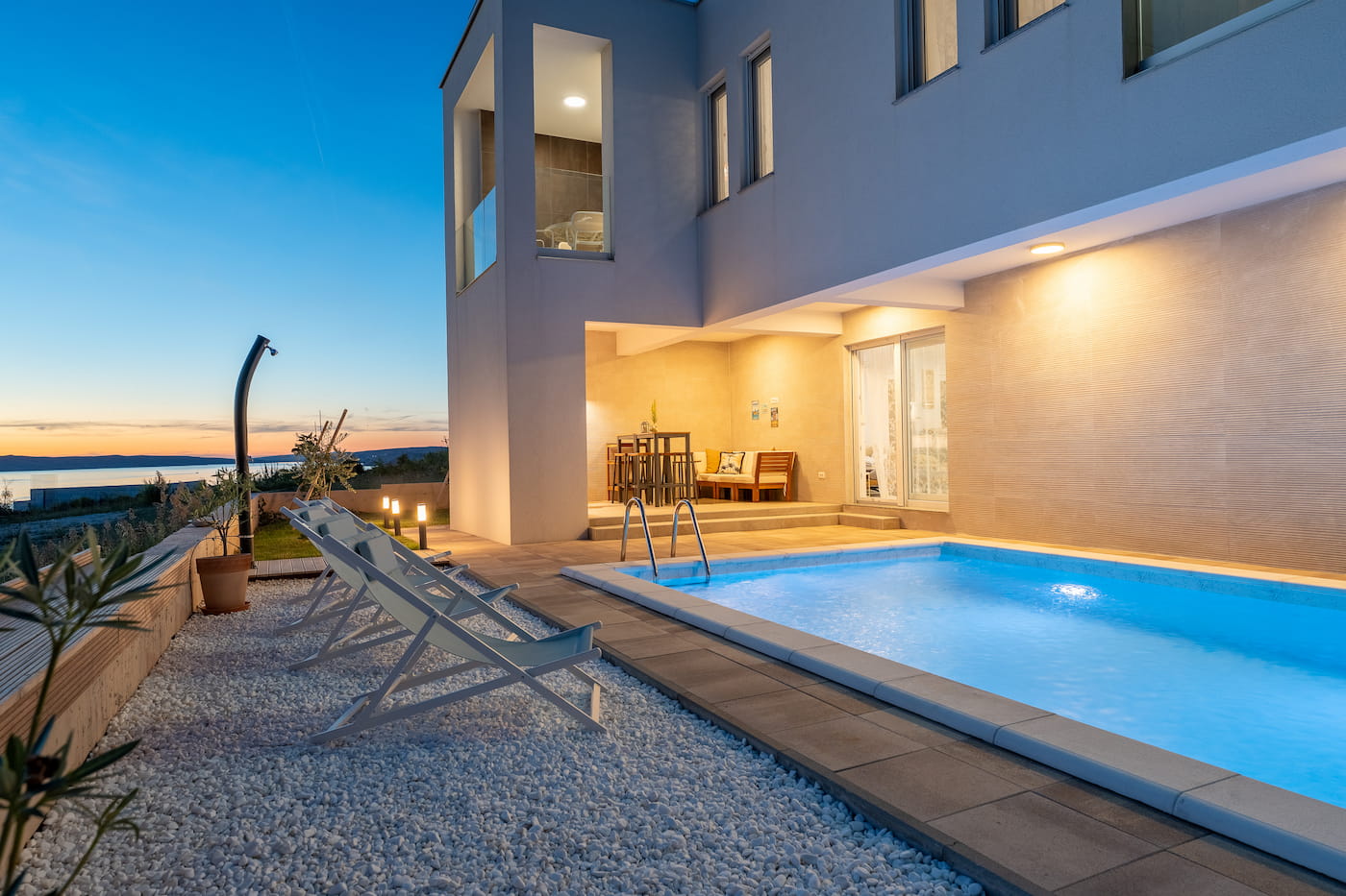 Vila Vanda pool area